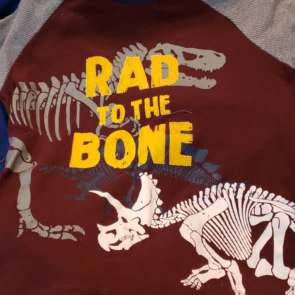 Boys long sleeve shirt.        1